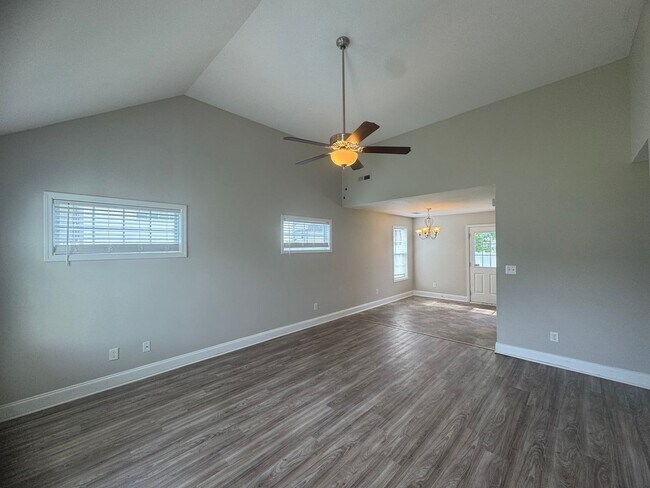 Building Photo - Gorgeous Single Family Home