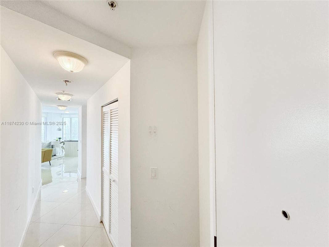 Foto del edificio - 1111 SW 1st Ave