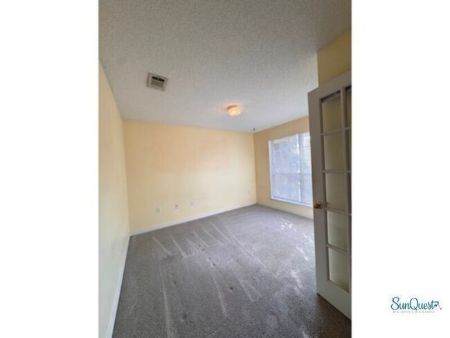 Building Photo - Spacious all brick home in Gulf Breeze.