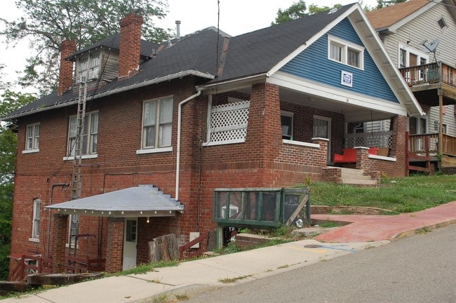 Building Photo - 15 S High St