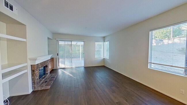 Foto del edificio - Elegant 3 Bed 2.5 Bath Home in Fullerton!