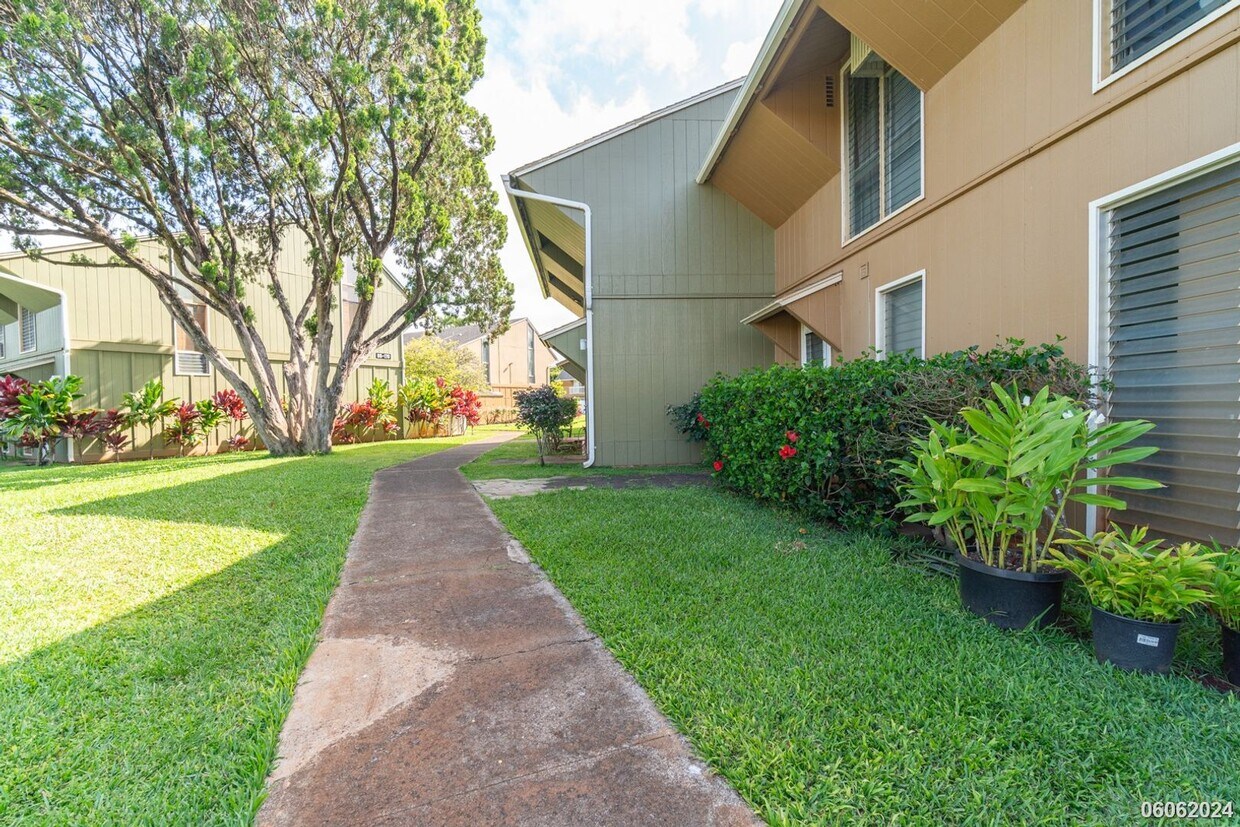 2br/1.5ba Townhouse in Milalani Manor w/ L... - 2br/1.5ba Townhouse in Milalani Manor w/ L...