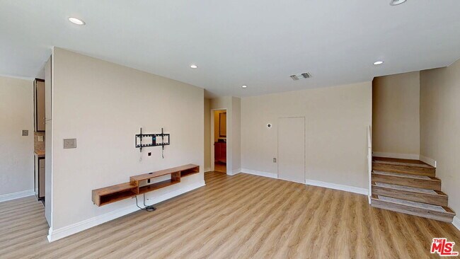 Foto del edificio - 10757 Hortense St