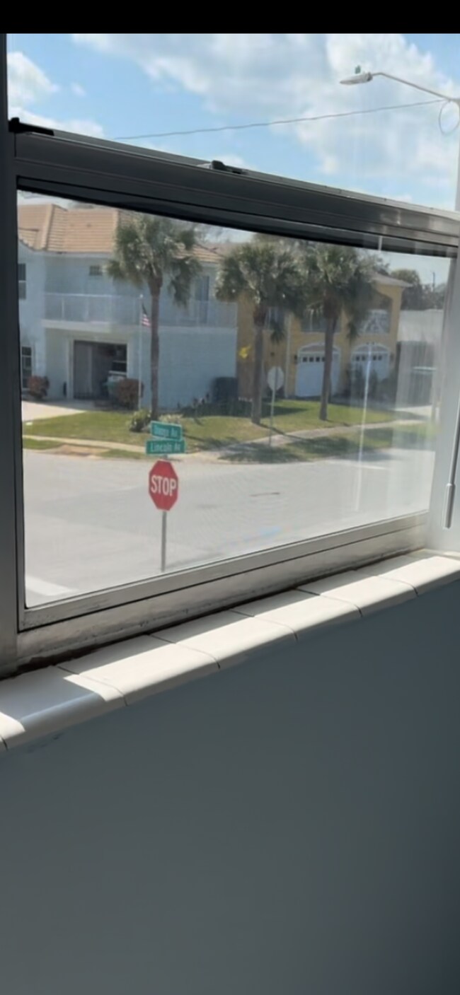 Foto del edificio - 302 Lincoln Ave