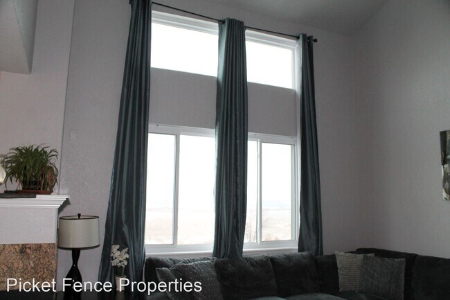 Foto del edificio - 3 br, 3 bath House - 1312 101st Ave Court
