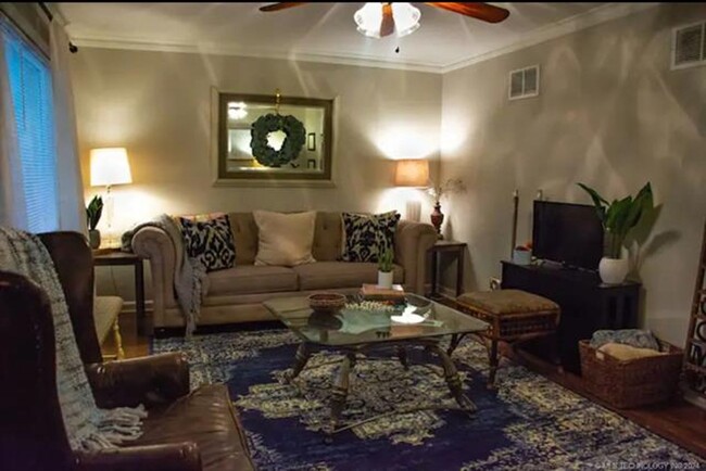 Foto del edificio - FURNISHED RENTAL IN MIDTOWN!!