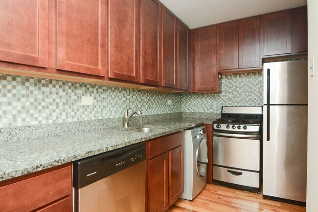 Foto del edificio - 560 W Arlington Pl