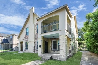 Building Photo - 2817 Truxillo St