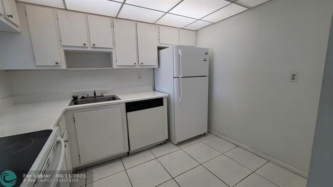 Foto del edificio - 4374 NW 9th Ave