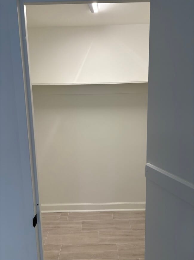Building Photo - 1300 Queens Rd