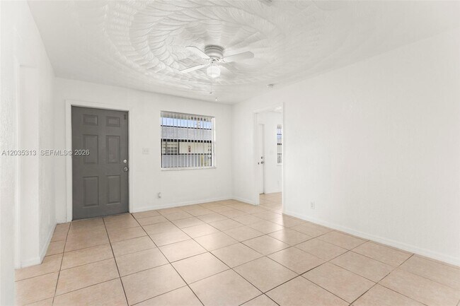 Building Photo - 4120 SW 19th St