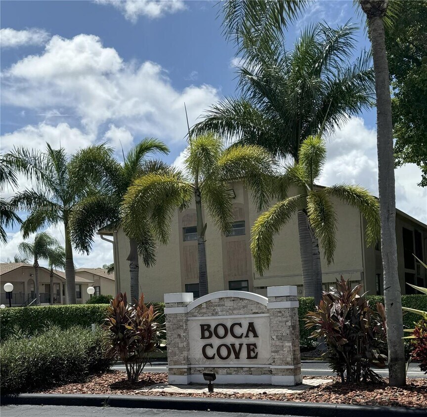 Foto principal - 9539 Boca Cove Cir