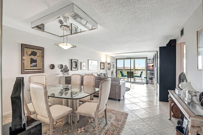 Foto del edificio - 6866 Huntington Ln