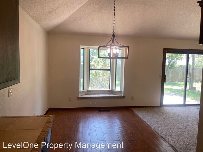 Building Photo - 3 br, 2 bath House - 404 Ryan Court