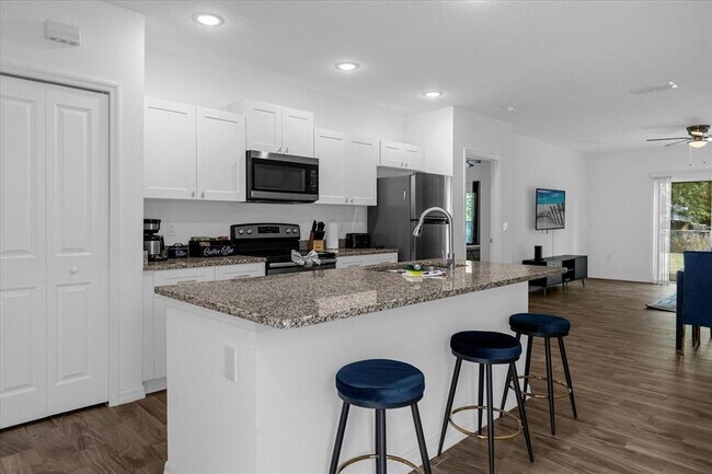 Foto del edificio - 97 N Goldwyn Ave