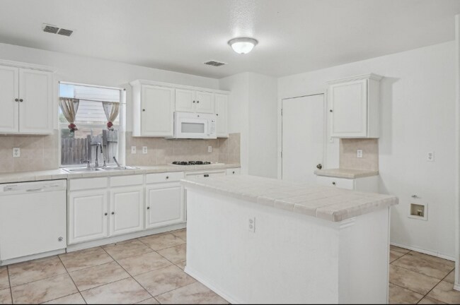 Foto del edificio - 4662 Snow Ridge Ct