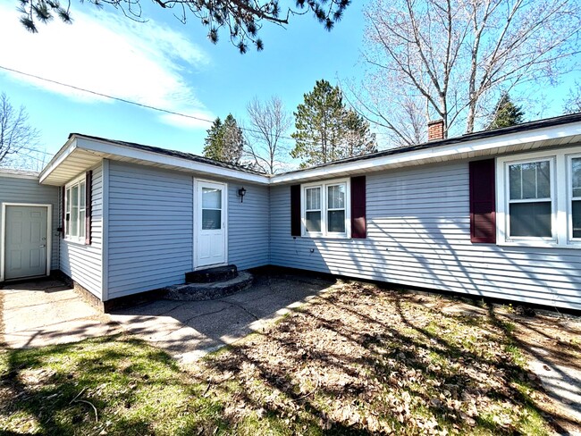 Building Photo - 919 Nightingale St