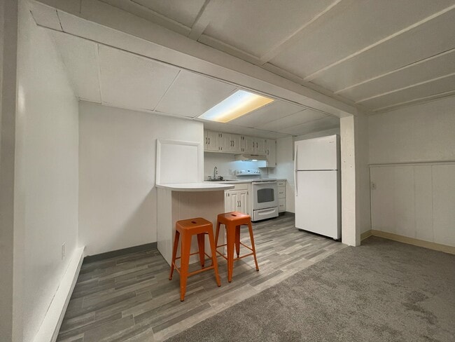 Kitchen - 139 S York Rd