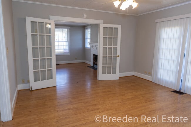 Foto del edificio - 3220 Lytle Dr