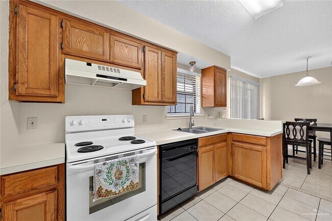Foto del edificio - 1602 Avocet Ave W
