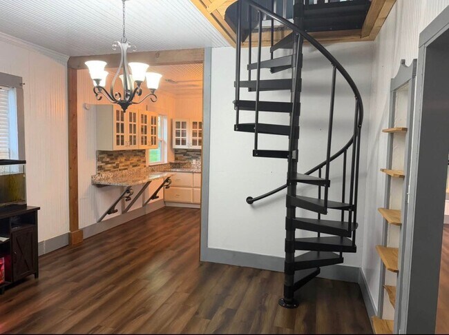 Building Photo - 382 Co Rd 366