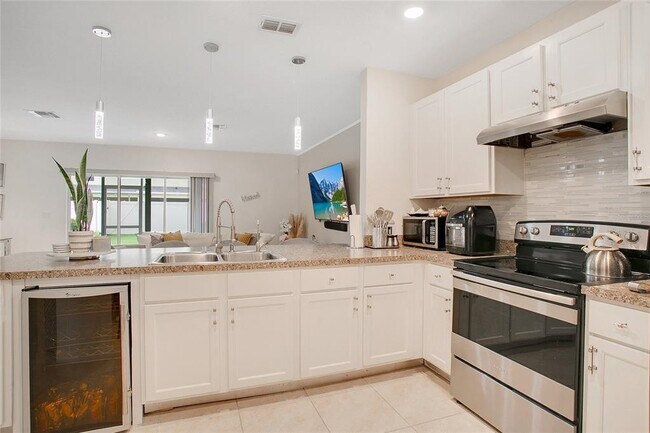 Building Photo - 9006 Pinales Wy