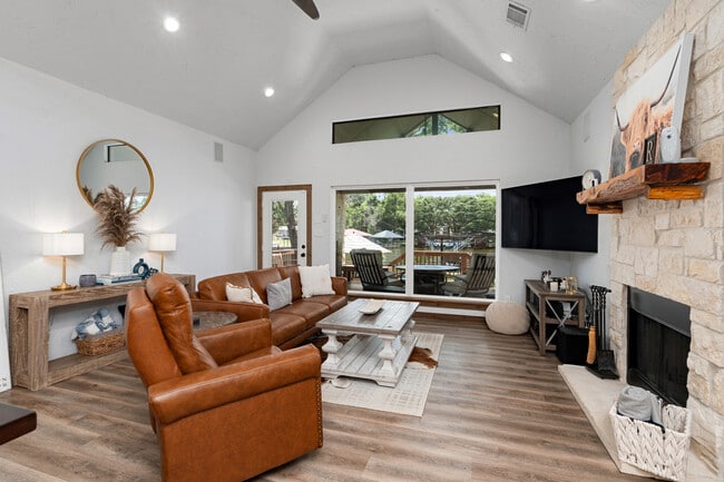Building Photo - 120 Excalibur Cir