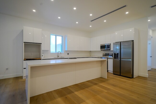 Foto del edificio - 112 NW 24th Ct
