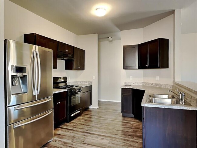 Building Photo - 211 Waterside Dr