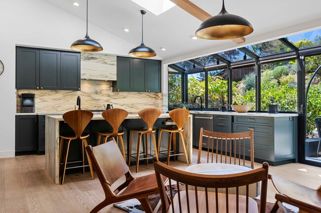 Building Photo - 8 Corte Palos Verdes