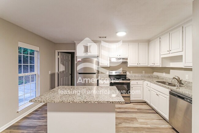 Foto del edificio - 751 Parkhill Dr