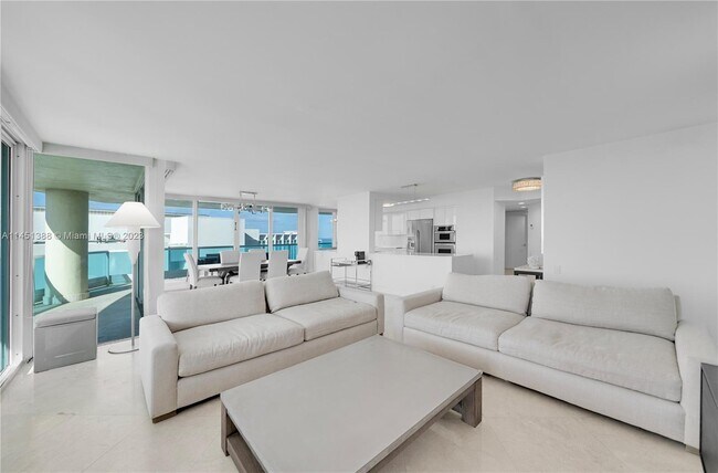 Foto del edificio - 5025 Collins Ave