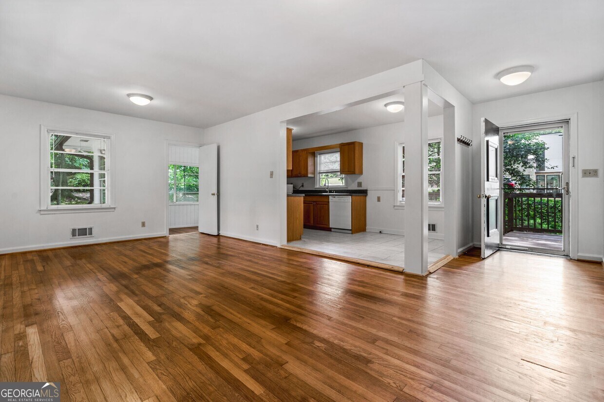 Foto principal - 58 Spruell Springs Rd