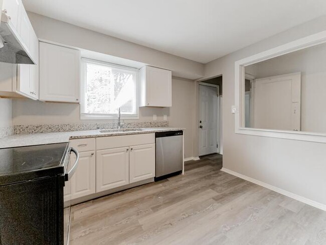 Building Photo - Charming 2 Bedroom in Saint Ann!