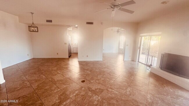 Foto del edificio - 6707 E Kelton Ln