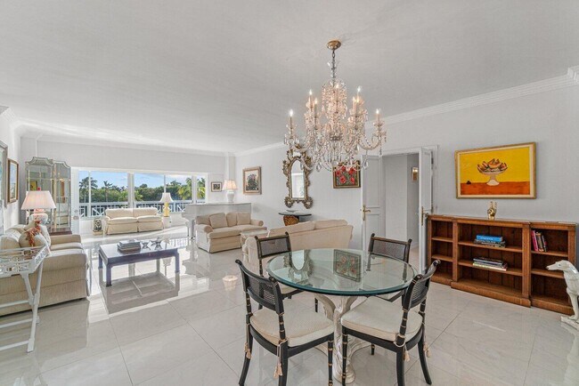 Foto del edificio - 389 S Lake Dr