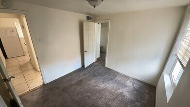 Building Photo - 1832 E 4625 S