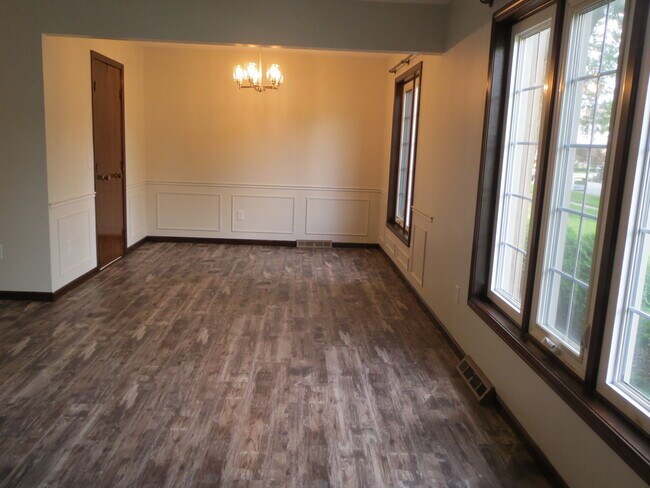 Foto del edificio - 5617 Ryewyck Dr