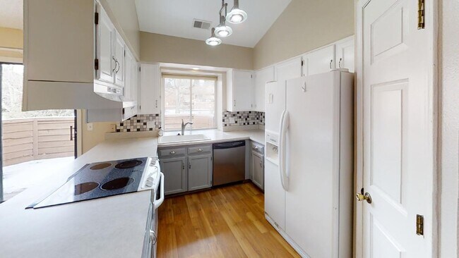 Building Photo - 4803 Daybreak Cir
