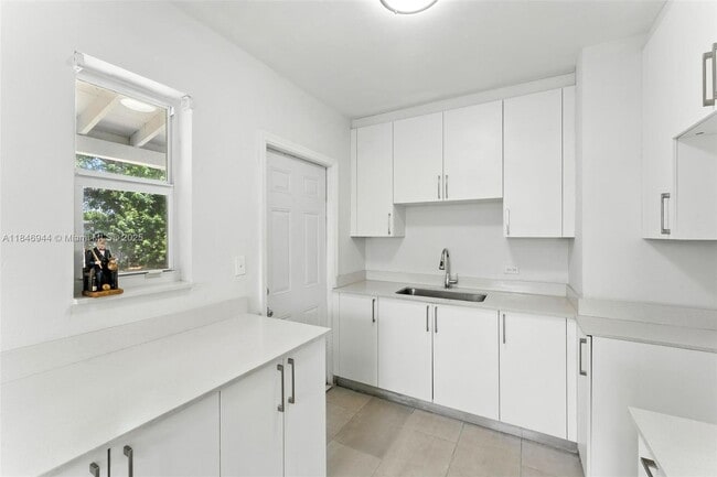 Building Photo - 1245 NW 84th Ter