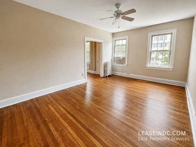 Foto del edificio - 5402 Connecticut Ave NW