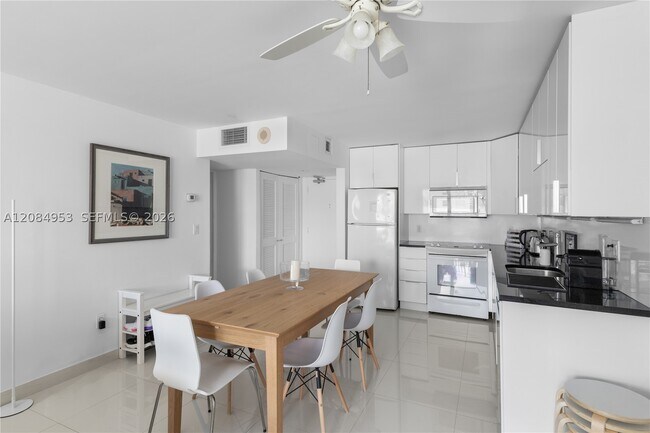 Building Photo - 345 Ocean 607