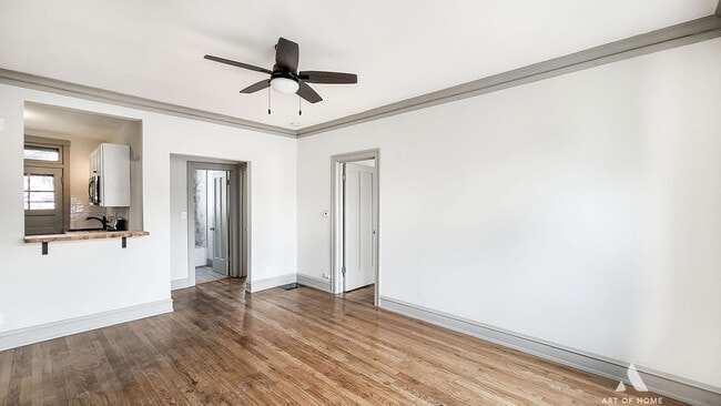 Building Photo - 703 N Hamlin Ave