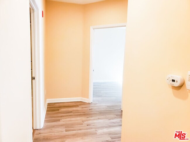 Foto del edificio - 2311 W 10th St