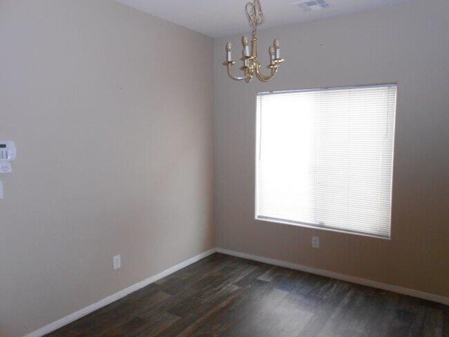 Foto del edificio - Large Spacious 3 Bedroom Townhome with Com...
