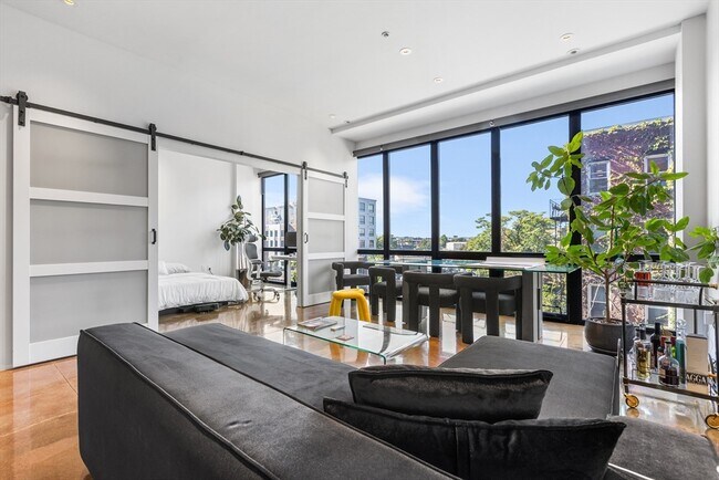 Building Photo - 37 A St