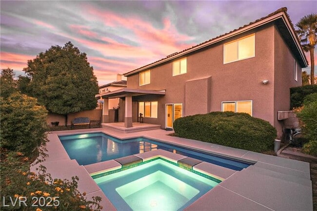 Building Photo - Exquisite 5-bed, 3-bath home w/ spacious 3-car garage offers luxurious living & effortless entert...