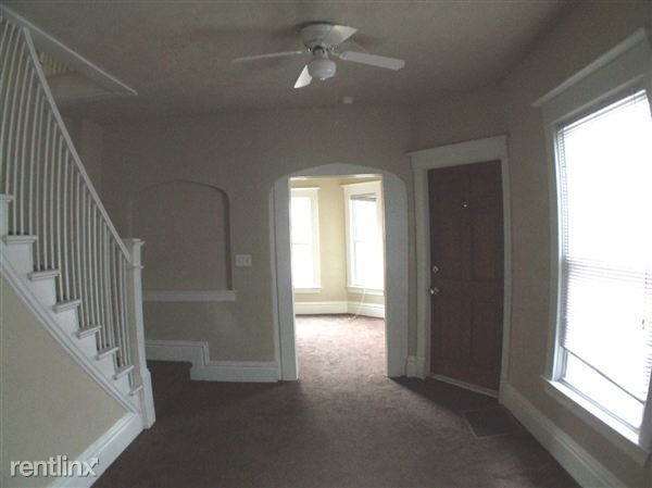 Foto del edificio - NE 3 bed townhouse