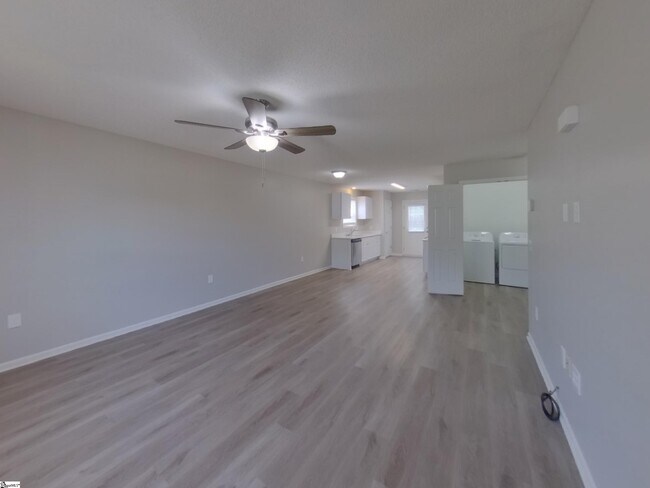 Foto del edificio - 430 Clark Glen Dr
