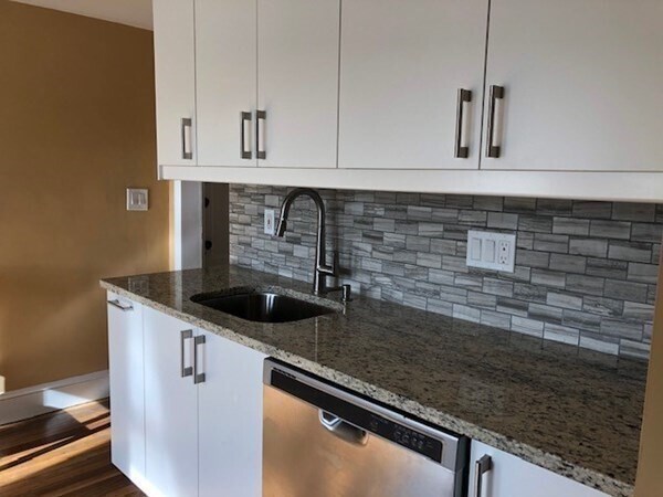 Foto del edificio - 23 Anawan Ave